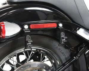 Photo of saddlebag brackets on rear fender